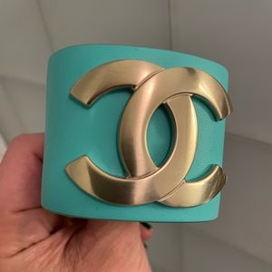 Hardly used Chanel cuff bracelet. Gorgeous green leather